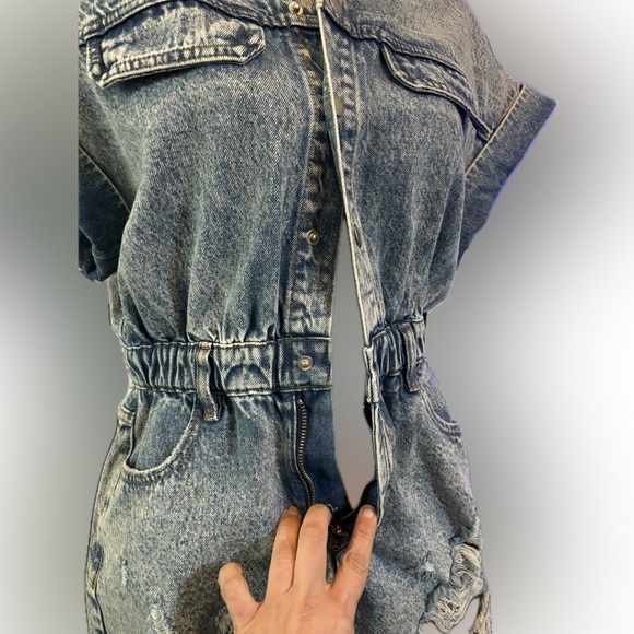 Boutique distressed denim romper! NWT! - Picture 5 of 8